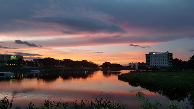 sunset_at_nuvali.jpg