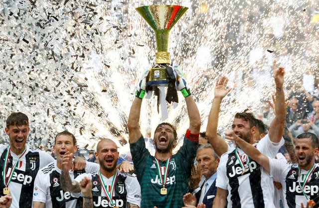 Juventus-winning-Serie-A-2018.jpg