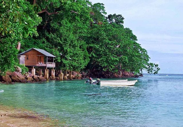 Penginapan-di-wisata-Pulau-Weh-Sabang-Aceh.jpg