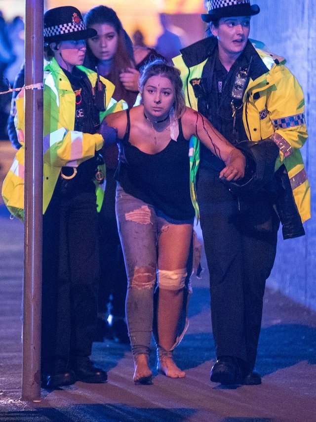 reports-of-an-explosion-at-Manchester-Arena-2.jpg