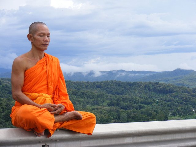 1200px-Phra_Ajan_Jerapunyo-Abbot_of_Watkungtaphao..jpg