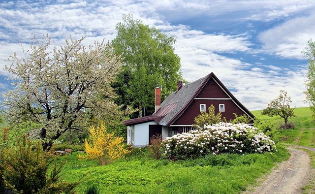 spring-cottage-2955582__480.jpg