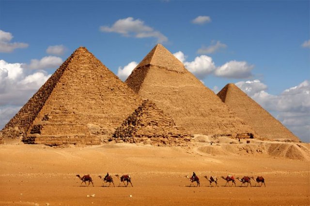 Researchers-Discover-Baffling-Anomalies-In-The-Great-Pyramid-2.jpg