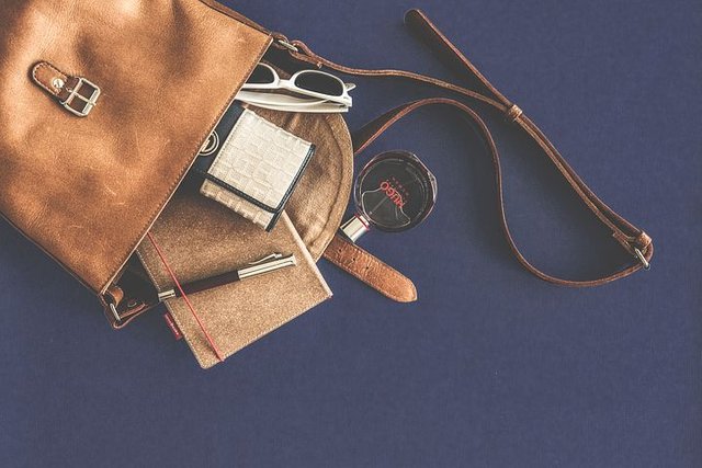 bag-1853847__480.jpg