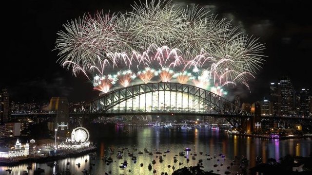 sydney-new-years-eve-fireworks-20152016-source-city-of-sydney-facebook-671x377.jpg