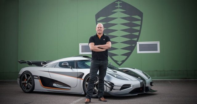 Koenigsegg_2014_CvK_one1_a_2-930x454-1-750x400.jpg