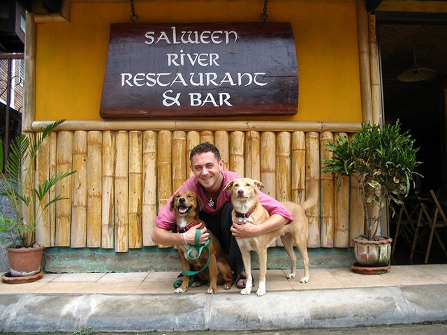 dogs-and-me-in-front-of-restaurant.jpg