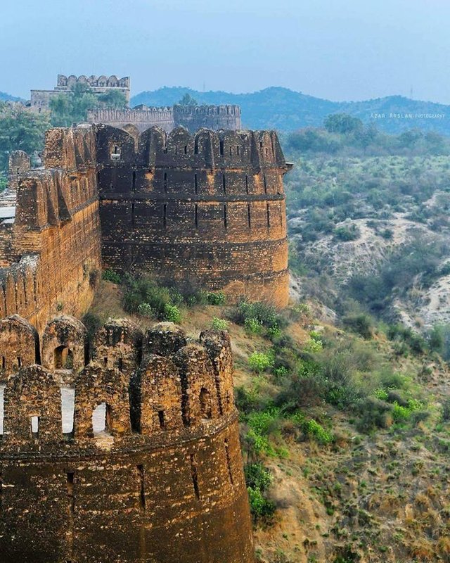 9-Fort-Rohtas-Jhelum-Pakistan.jpg