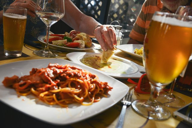 bread-food-restaurant-people.jpg