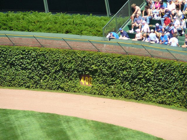 Wrigley_Field_400_foot_sign.jpg