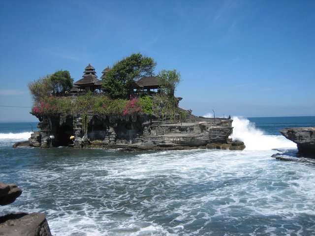 tanah-lot.jpg