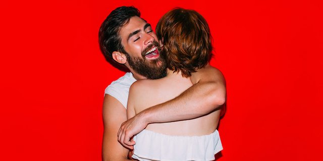 hug-beard-couple-red.jpg