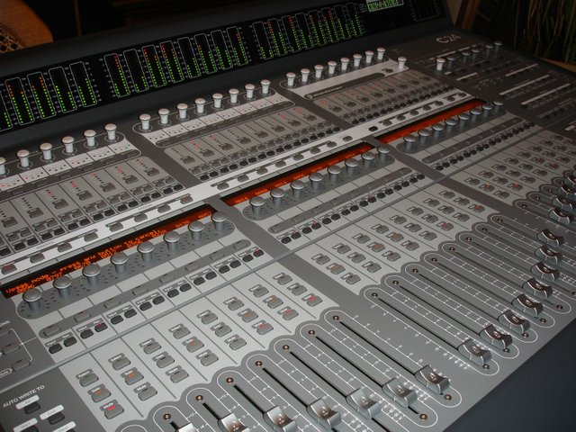 avid-c24-645249.jpg