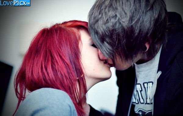 emo-couple-love-hug-fun-Favim.com-636081.jpg