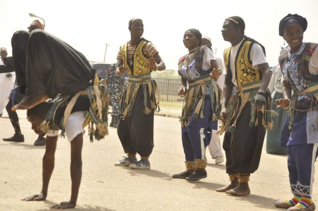 ACCROBATIC-DISPLAY-BY-MEMBER-OF-THE-KOROSO-DANCE-GROUP-PIC-BY-SANI-MAIKATANGA-768x510.jpg