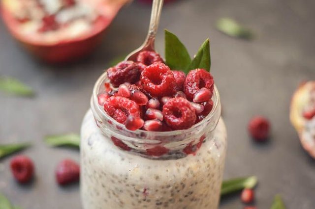 Raspberry Pomegranate Overnight Oats3.jpg