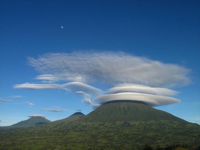 Virunga-Volcanoes.jpg