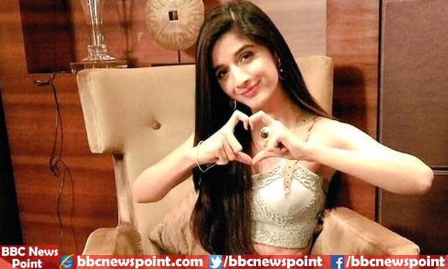 Top-10-Most-Beautiful-And-Hottest-Pakistani-Actresses-In-2017-Mawra-Hocane.jpg