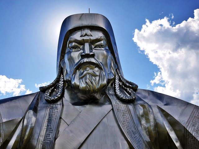 genghis-khan-statue_1.jpg