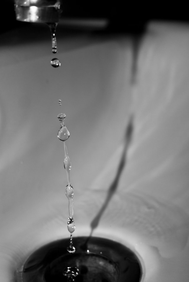 water dropsbw.jpg