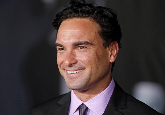 people-johnny-galecki-wildfire-53245-jpg-.jpg