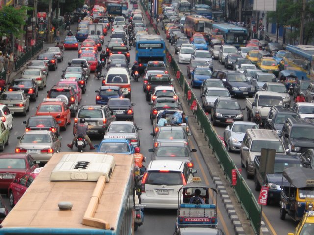 Bangkok_traffic_by_g-hat.jpg