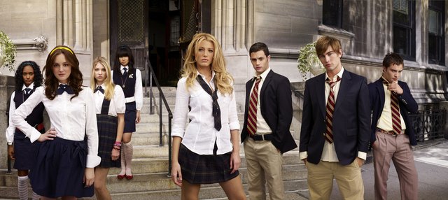 Gossip-Girl-Season-1-Cast-Promo-Hi-Res-gossip-girl-1572295-2560-1144.jpg