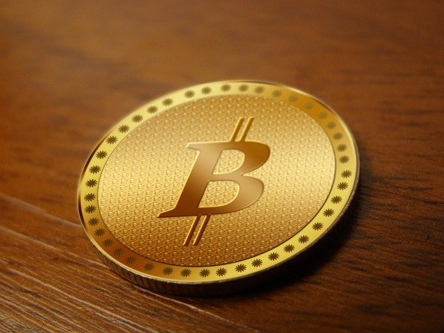 Currency-Electronic-Money-Bitcoin-Coin-Money-495995.jpg
