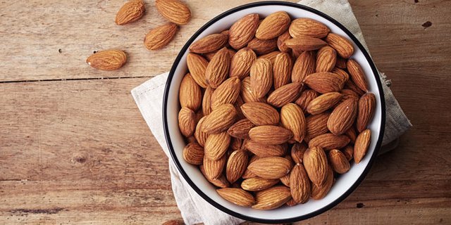 health-benefits-of-almonds-main-image-700-350.jpg