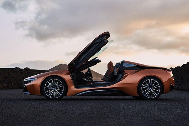 BMW_i8_Roadster_Side.jpg