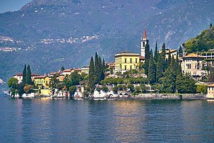 303px-Varenna,_Lake_Como.jpg