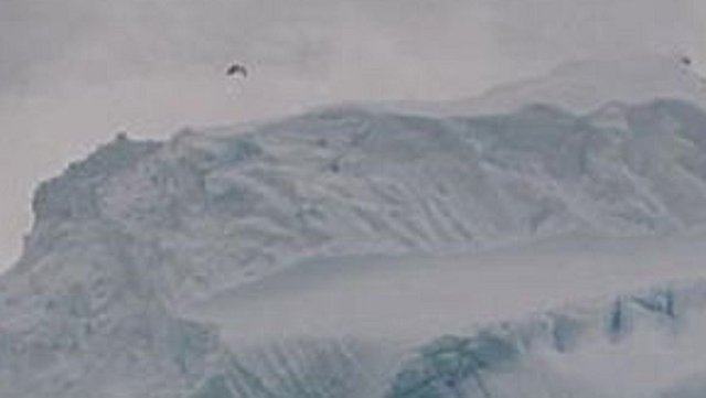 Antarctica_13-cropped-zoomed-300-percent.jpg