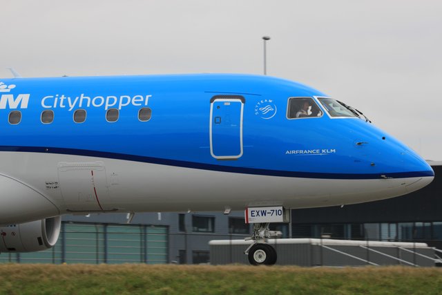PH-EXW KLM Cityhopper -E175 (2).JPG