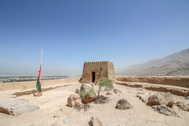 fort-dhayah-inside.jpg