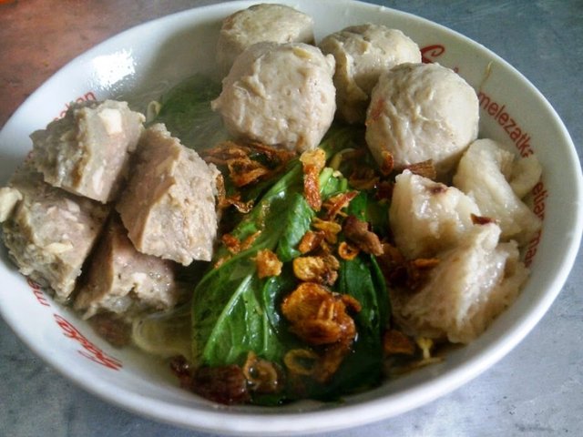 Resep-Cara-Membuat-Bakso-Daging-Sapi-Lezat-830x623.jpg