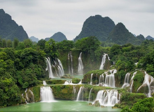 5 Ban Gioc Waterfall, Cao Bang Province, Vietnam.jpg