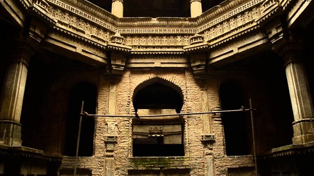 hd-wallpaper-of-adalaj-ni-vav-1024x576.jpg