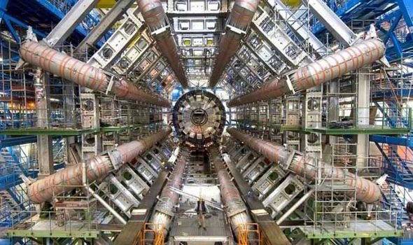 Large-Hadron-Collider-LHC-565315.jpg
