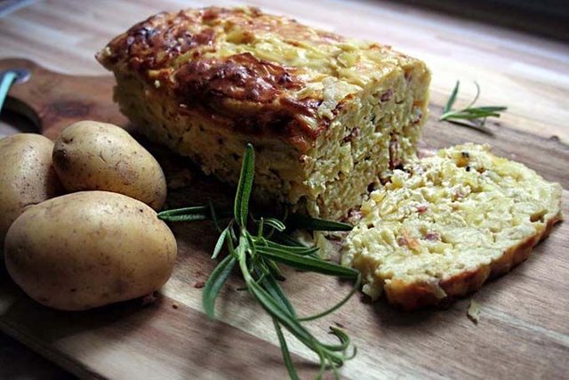 Potthucke-Recipe-A-Traditional-German-Potato-Cake.jpg