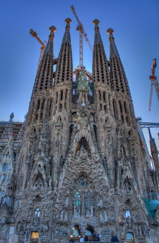 20111227-IMG_6228_29_30_tonemapped_barcelona2.jpg