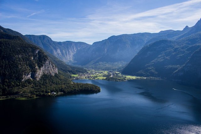 20. Lake Hallstatt, Salzkammergut, Austria.jpg