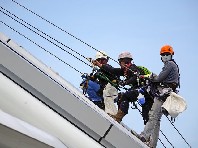 rappelling-755399_1920.jpg