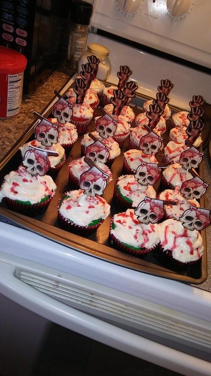 Tasty  Halloween cupcakes..jpg