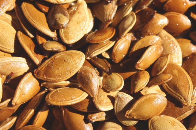 toasted-pumpkin-seeds-texture.jpg