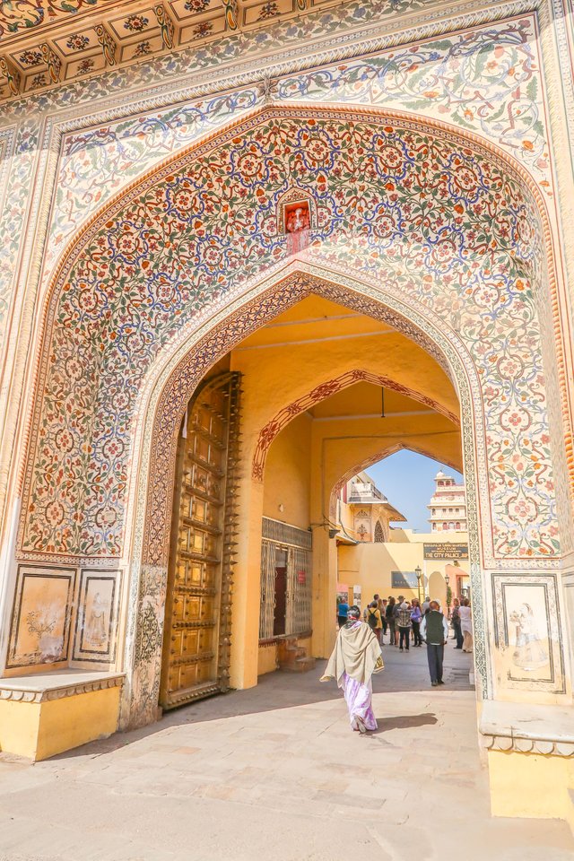 city palace jaipur1.jpg