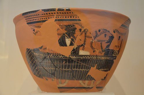 Black-figure_skyphos,_the_ship-car_of_Dionysos,_by_the_Theseus_painter,_about_500_BC,_National_Archaeological_Museum_of_Athens_(14111840891)-.jpg