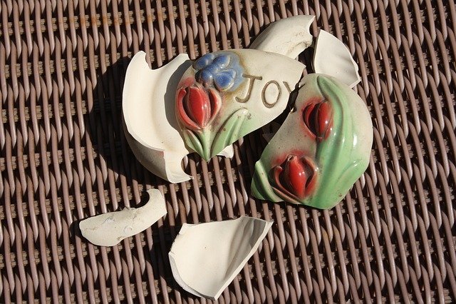 broken-2091023_640.jpg