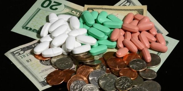 Money_and_pills.jpg
