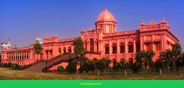 Ahsan_Manzil,_Bangladesh_National_Museum,_Dhaka,_Bangladesh.jpg