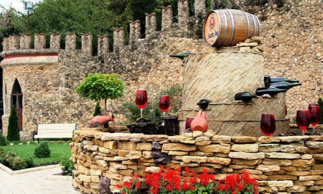 The-Quality-Wine-Complex-Milestii-Mici_Wine-fountain_8467.jpg